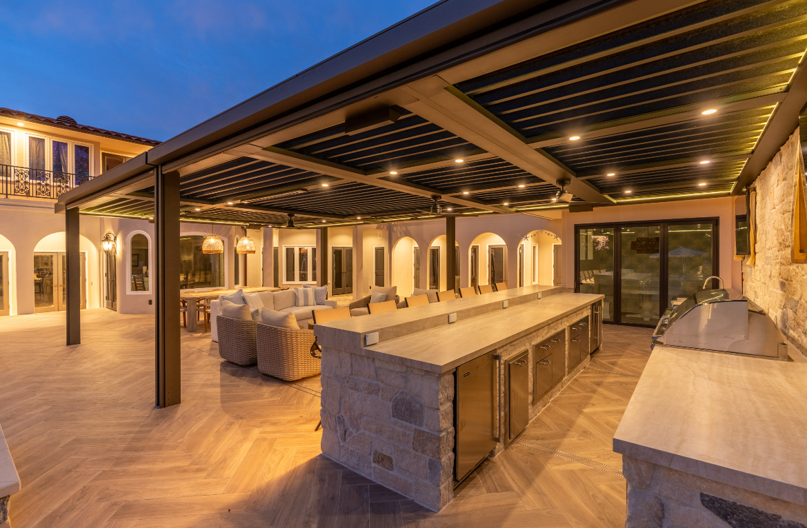 Integrated lighting in an outdoor pergola